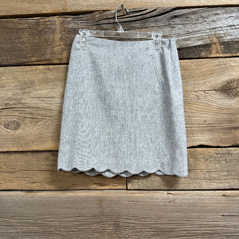 Talbots wool blend skirt with scalloped hem, Gray herringbone, Size 2